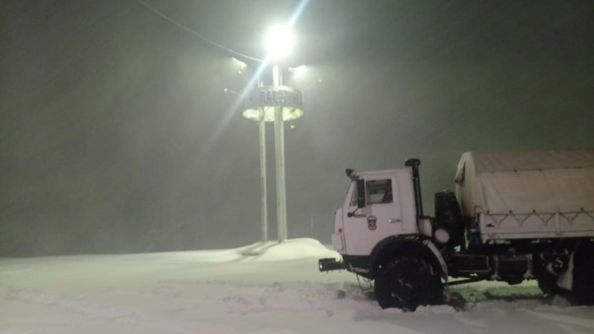    Фото: Telegram/ГУ МЧС России по Камчатскому краю/mchskam41; 5-tv.ru