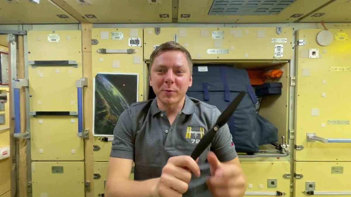     Источник: Космонавт Кирилл Песков