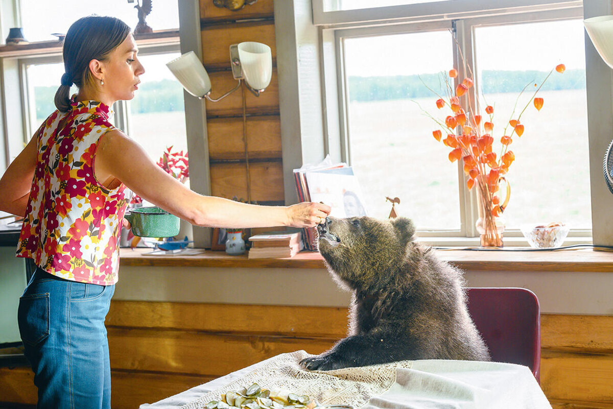    С четвероногим партнером на съемках фильма «Пальма 2». 2024 г. Пресс-служба кинокомпании «Централ Партнершип»