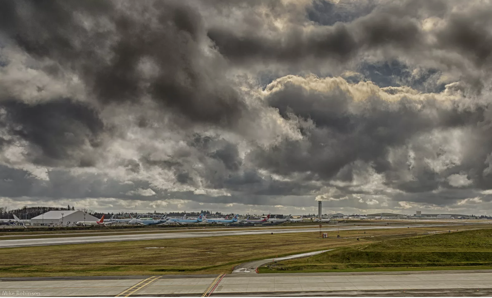 "Над российской авиацией начали сгущаться тучи". Просто иллюстрация (Яндекс.Картинки)