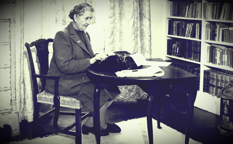 Писательница детективов. Изображение взято с Яндекс картинок.