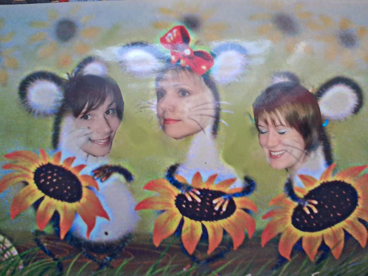 Оля, Люба и Мариана - предприниматели. (ТЦ ОЛИМП)