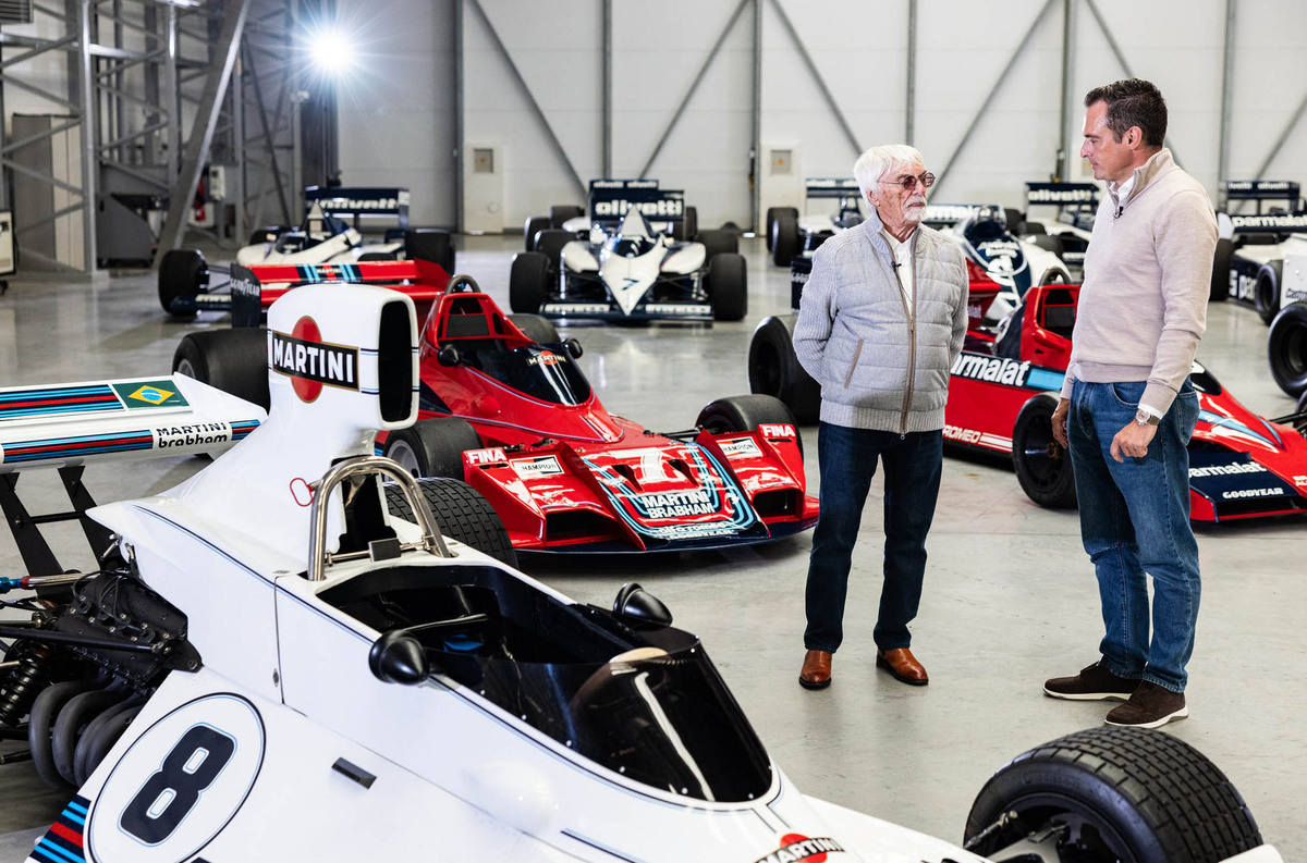    Берни Экклстоун (слева) собрал одну из лучших коллекций гоночных машин в мире   
Tom Hartley jnr.