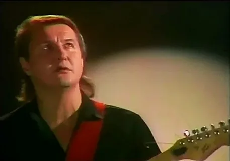 Валерий Михайлович Зуйков (1947 - 2016) — советский и российский эстрадный композитор и поэт, исполнитель собственных песен