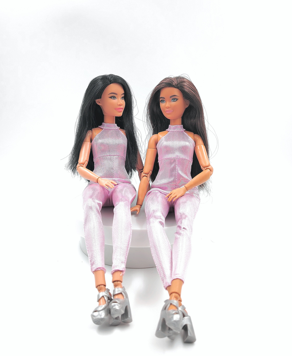Рин (Barbie fashionistas 199) и Таня (Barbie fashionistas 140), обе пересажены на миниатюрные тела