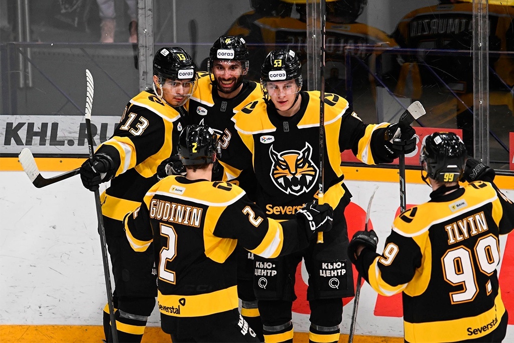    Заключительный матч регулярного чемпионата прошел в Ледовом дворце 23 марта. Череповецкая команда обыграла московское "Динамо" со счетом 3:2.