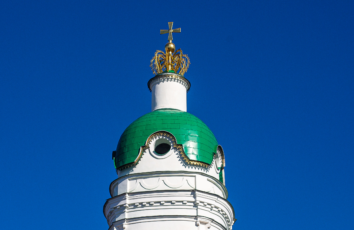 Церковь Алексия, человека Божия в Гашеевой слободе. Колокольня с короной. Кострома. Фото автора статьи 