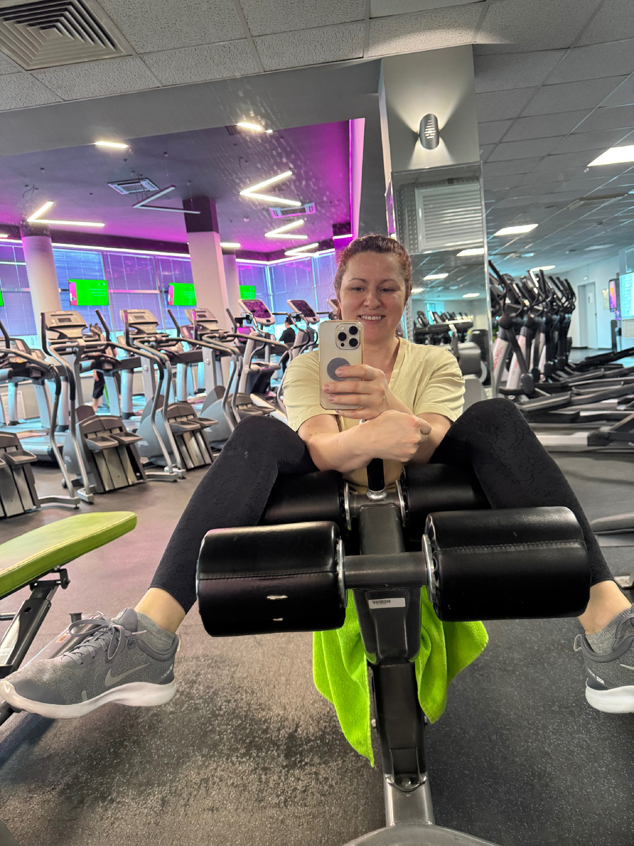 Смешное селфи из зала. Кстати, это моё конкретное хобби, я НЕ худеть туда хожу, а сил набираться. 