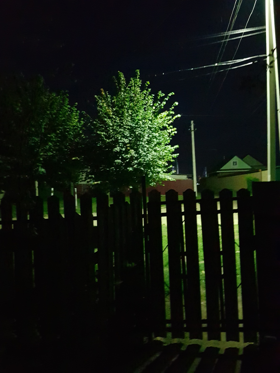 Вид на дорогу из нашего дома вечером