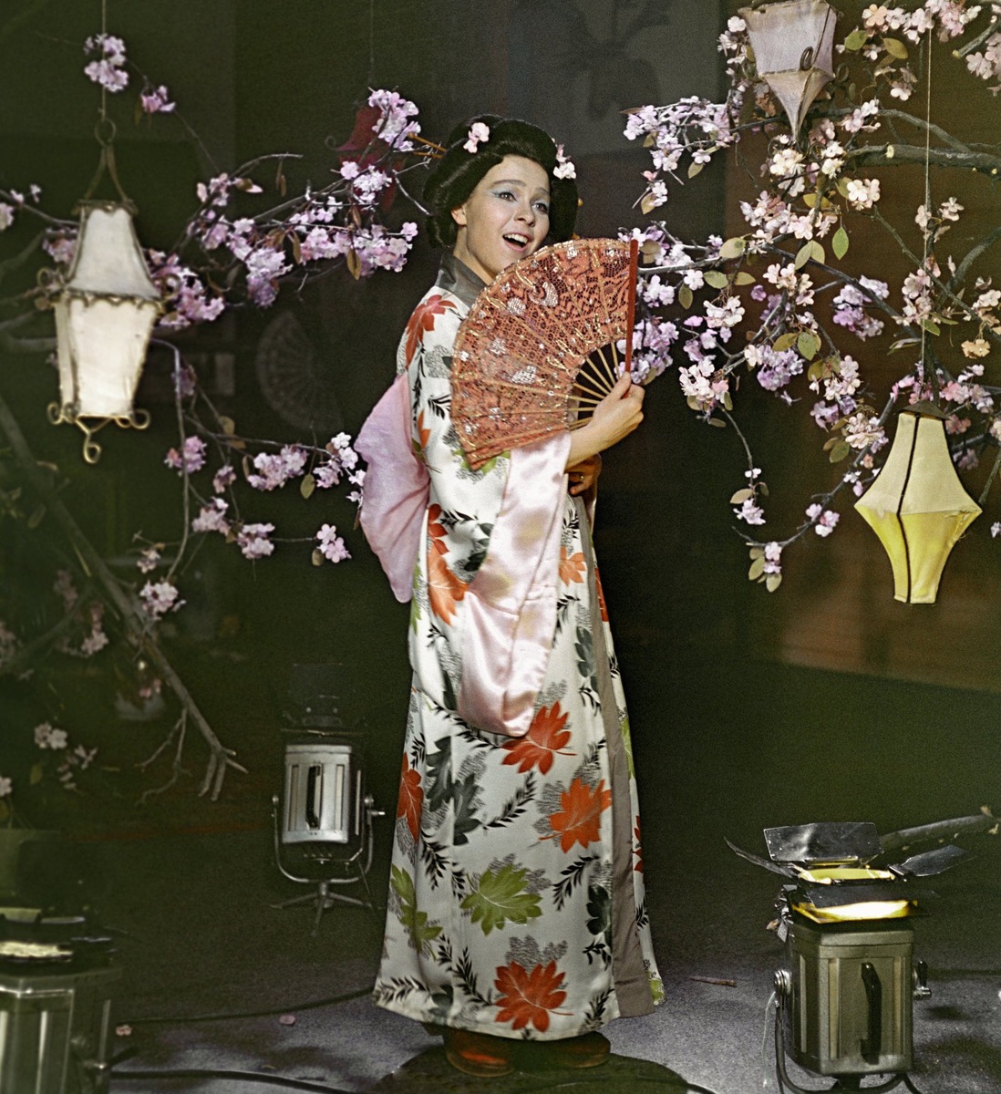    Лариса Голубкина