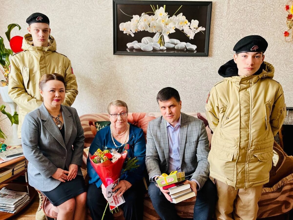    В Советском районе вручили медали к юбилею Победы ветеранам Великой Отечественной войны