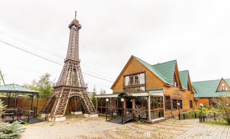 Башня находится в одном из СОТов Сургута. Фото: Авито