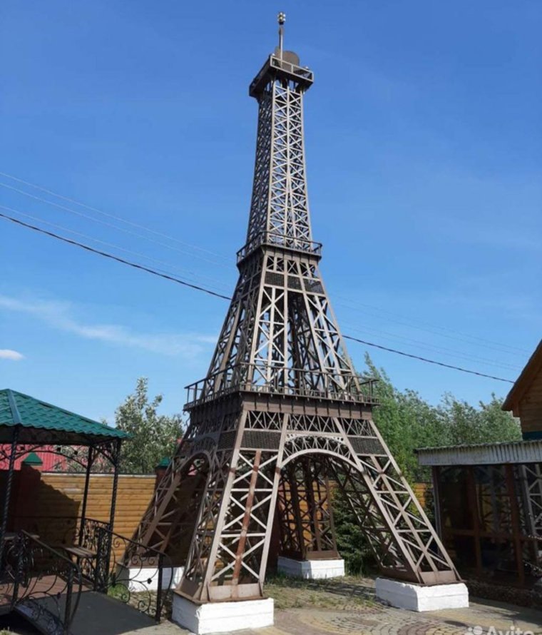 Высота декорации 18 метров. Фото: Авито