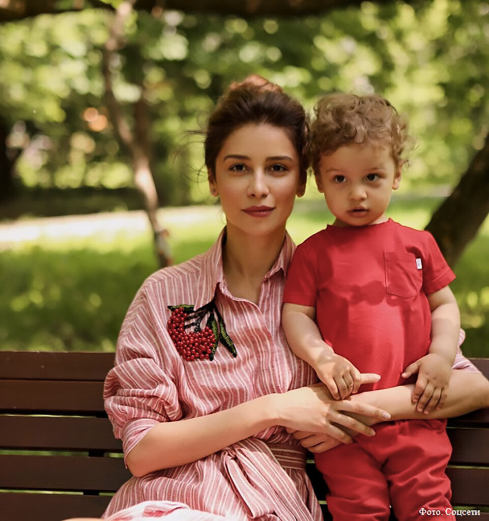 Равшана проводит много времени со своими детьми