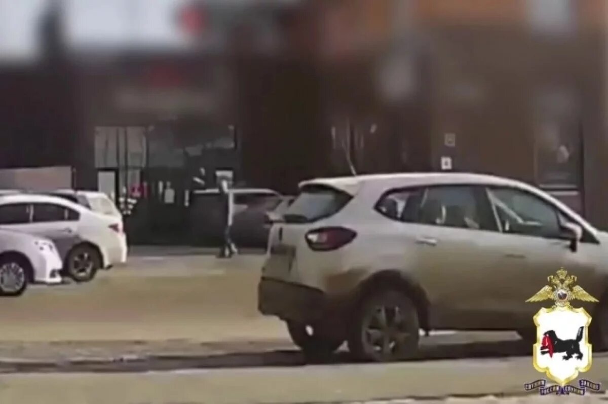    Бездомный угнал машину в Иркутске, чтобы согреться, и разбил ее