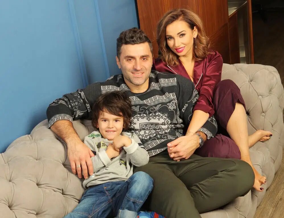 Чехова с бывшим мужем и сыном