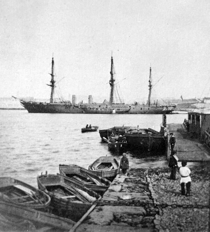 HMS Warrior со спущенными парусами