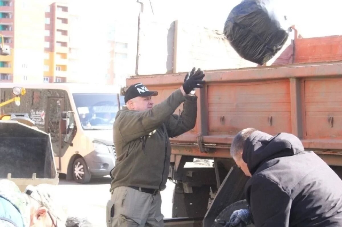    В Омске субботник проведут раньше срока