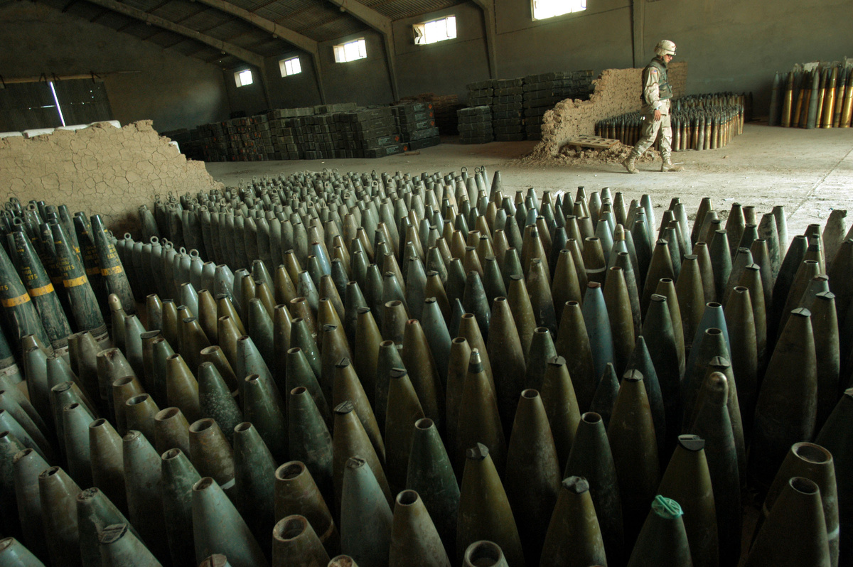   Тайные склады оружия в Западной Европе: что скрывает история?