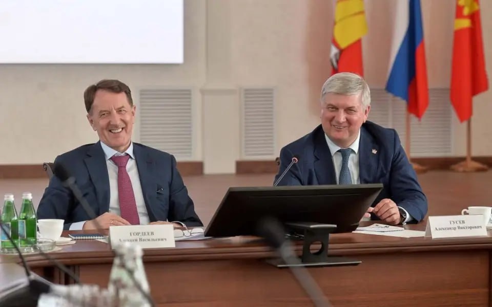    Эксперт высказался о политических играх лидеров в Воронежской области взято из телеграм-канала Александра Гусева