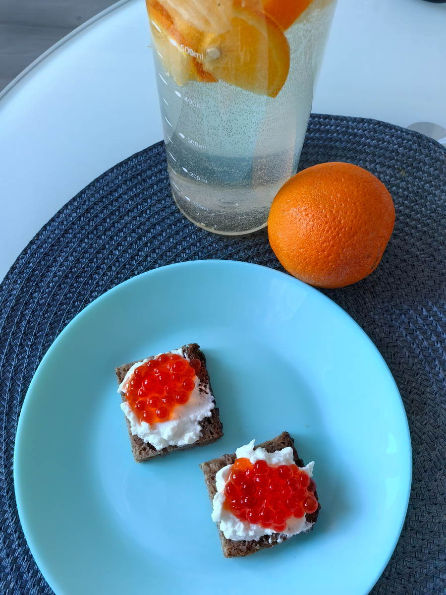 с такой икрой можно не экономить, что бы икринка от икринки отделялась )))