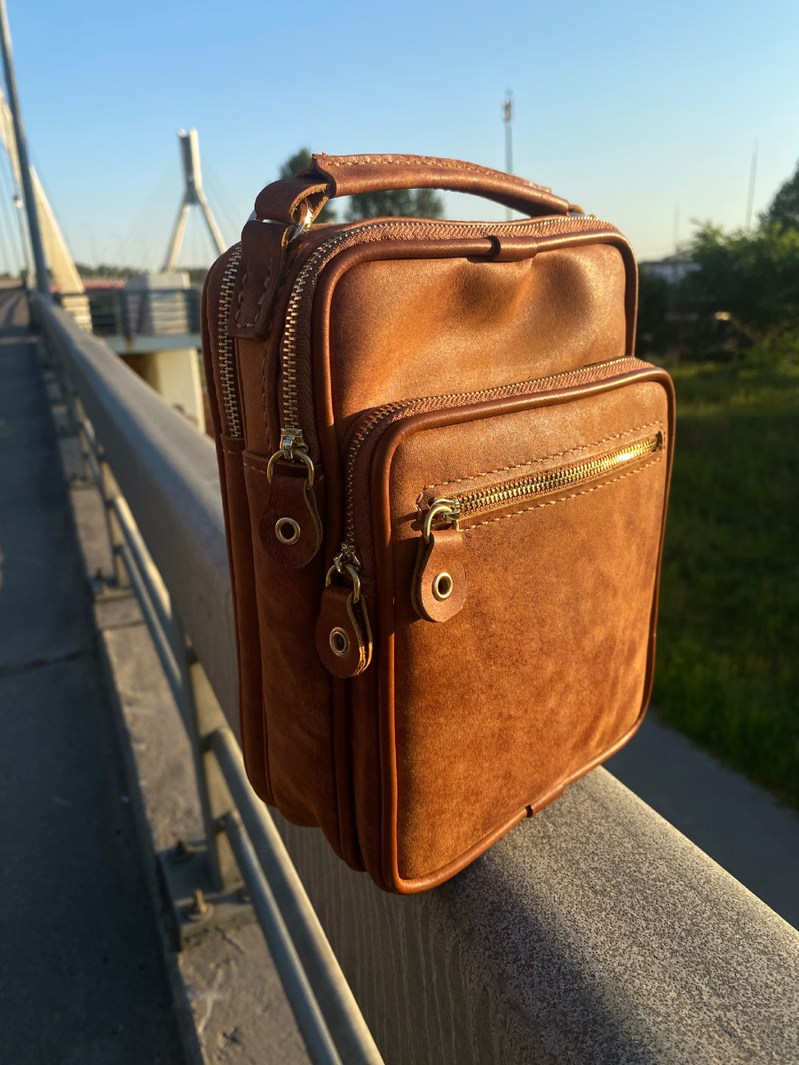 Сумка-барсетка из натуральной кожи растительного дубления, нашего производства. 