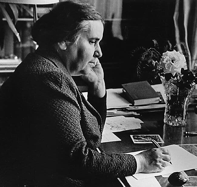    людмила татьяничева, biographe.ru