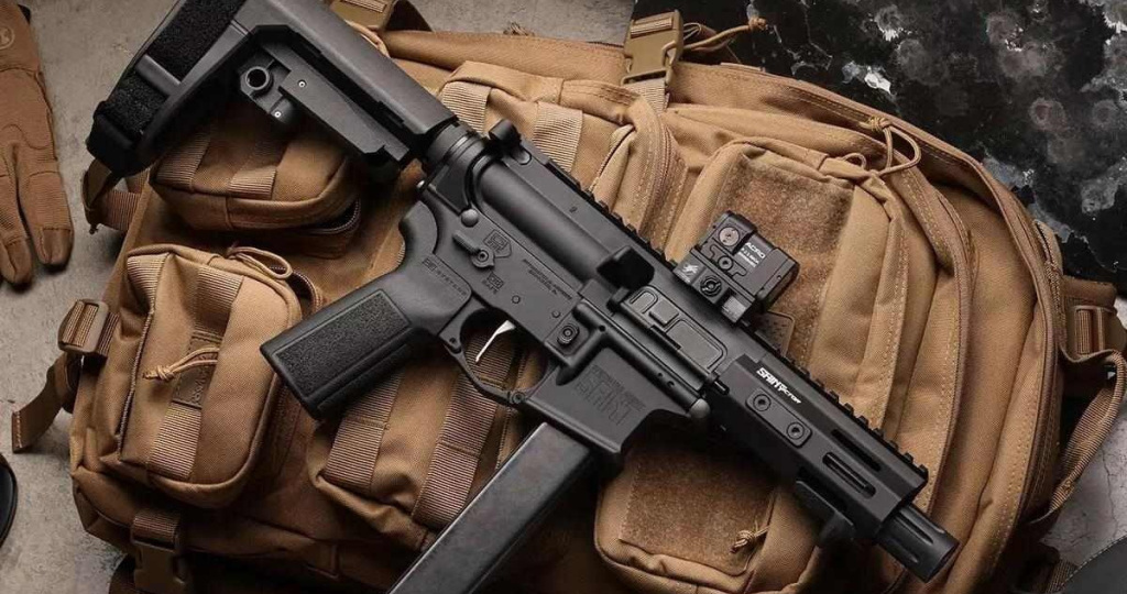 Новый пистолет-пулемет SAINT Victor 9 мм