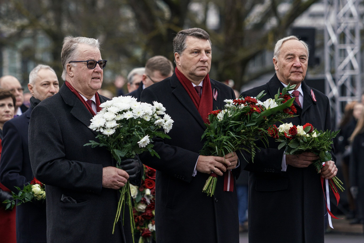 Экс-президенты Латвии Гунтис Улманис, Раймондс Вейонис и Андрис Берзиньш (слева направо)