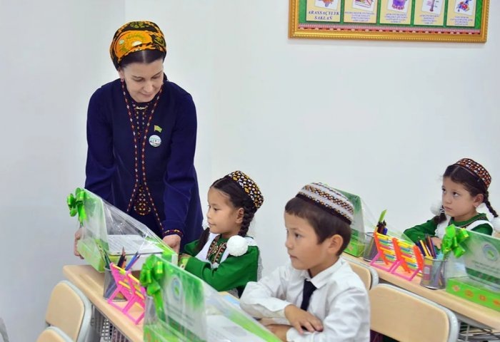 Празднование Дня знаний в Туркменистане, 1 сентября, 2023 г. (Фото: TDH)