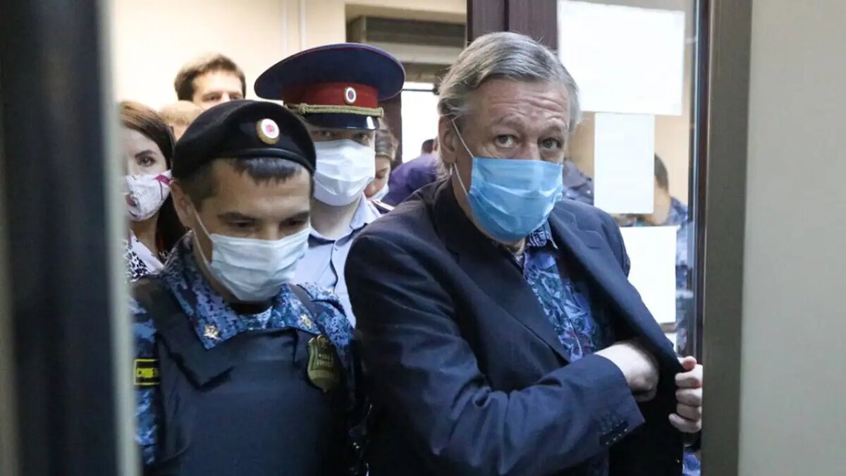    Михаил Ефремов в суде