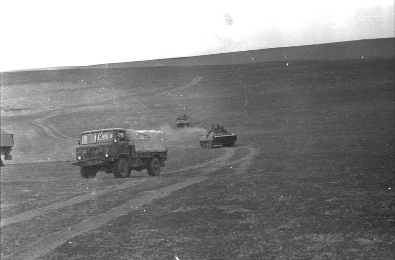 Хвост боевой группы, наш район - Гульран. На замыкающих колонну БМП ездили наши мномётные расчёты.