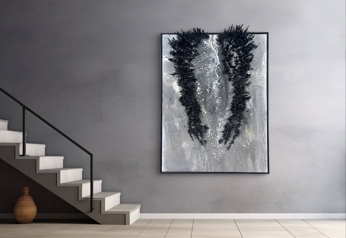 Черно-белая картина в интерьере