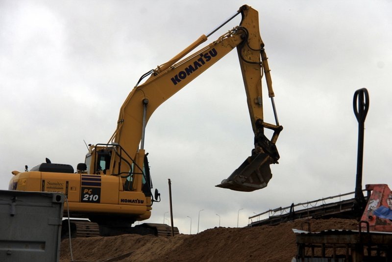     На месте будущей развязки ЦКАД с Дмитровским шоссе в Подмосковье начали строить путепроводы