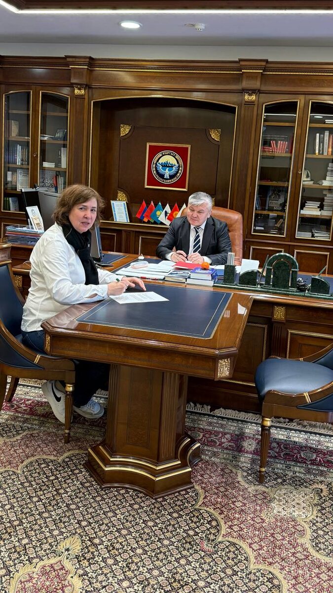 В пятницу состоялась рабочая встреча профессора РУДН, президента ИНК д.э.н. Попковой Е.Г. по вопросам научно-технического взаимодействия с членом Коллегии (министром) по энергетике и инфраструктуре Евразийской экономической комиссии, заслуженного экономиста Кыргызстана, д.э.н., профессора АРЗЫБЕКОМ ОРОЗБЕКОВИЧЕМ КОЖОШЕВЫМ. 