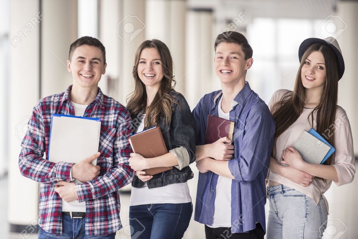    Батл: работать в студенчестве или жить за счет родителей