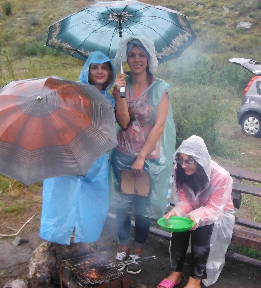 Шашлык под дождем. Когда очень хочется кушать)))