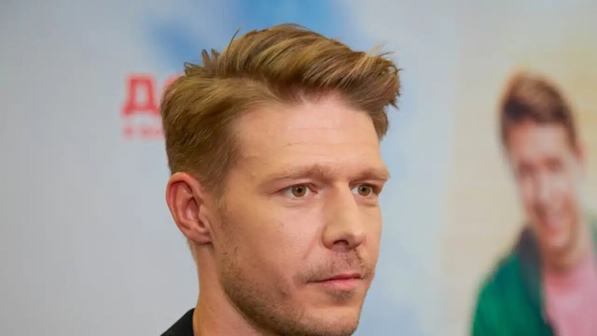    Актёр Никита Ефремов.