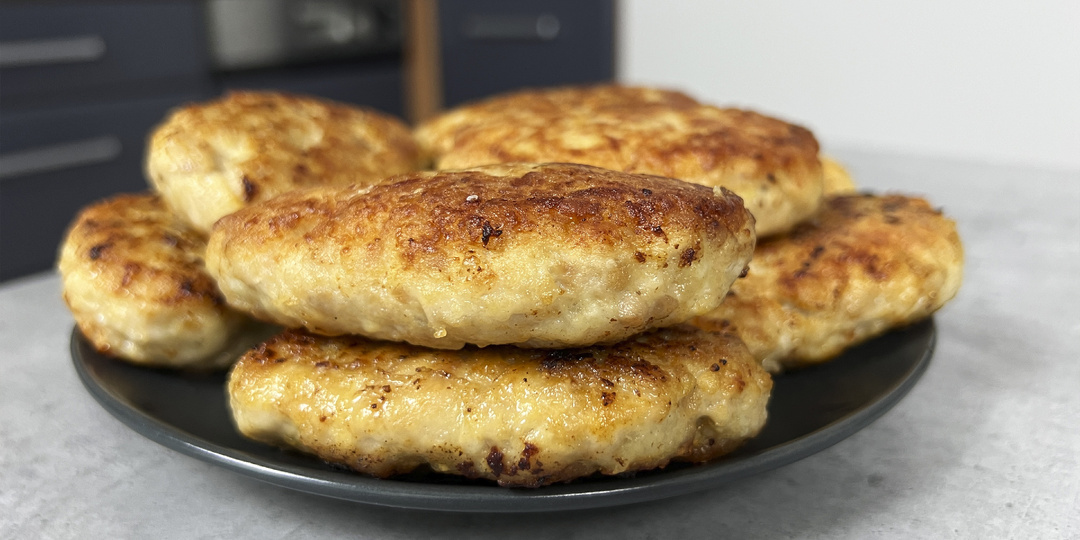 Даже не ожидала, что котлеты получатся такими вкусными! Попробовала и теперь готовлю так часто!