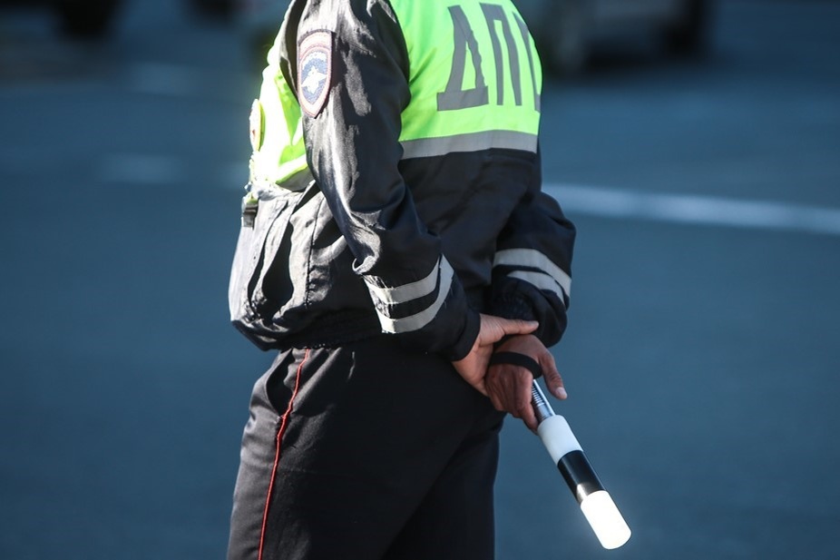    Сотрудник ДПС в Петербурге, архивное фото для иллюстрации. Автор фото: Сергей Коньков / "Деловой Петербург"