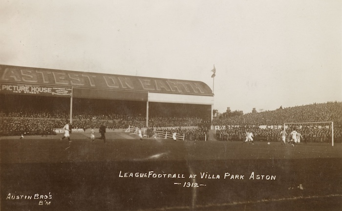 "Футбольная лига на "Вилла Парк Астон"", почтовая открытка, 1912 год.