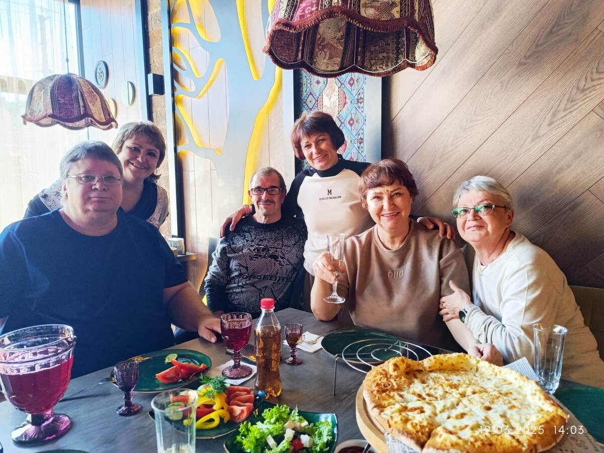 Когда дети далеко, рядом лучшие друзья! 