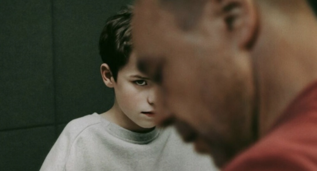 Кадр из сериала "Переходный возраст" 