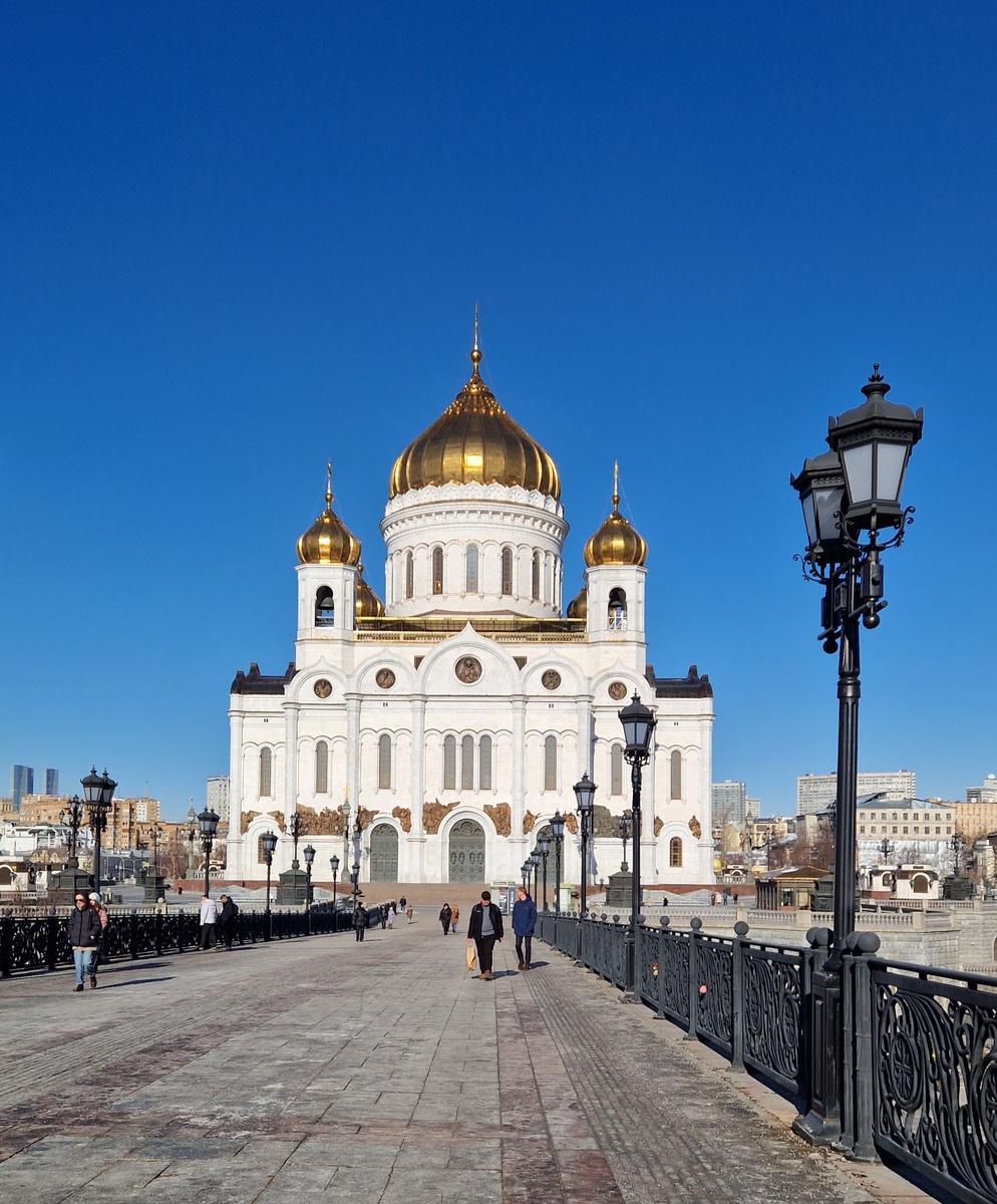 Храм Христа Спасителя (2000 – Михаил Посохин, Алексей Денисов, Зураб Церетели)	