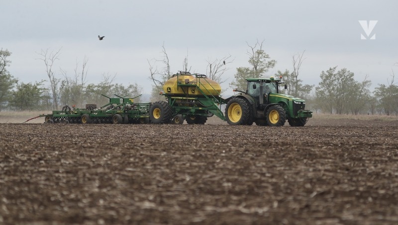   Губернатор Владимиров: «Состояние озимых хорошее. Край готов к посевной. Семена, техника, топливо есть» Фото: Дмитрий Ахмадуллин / / ИА «Победа26»