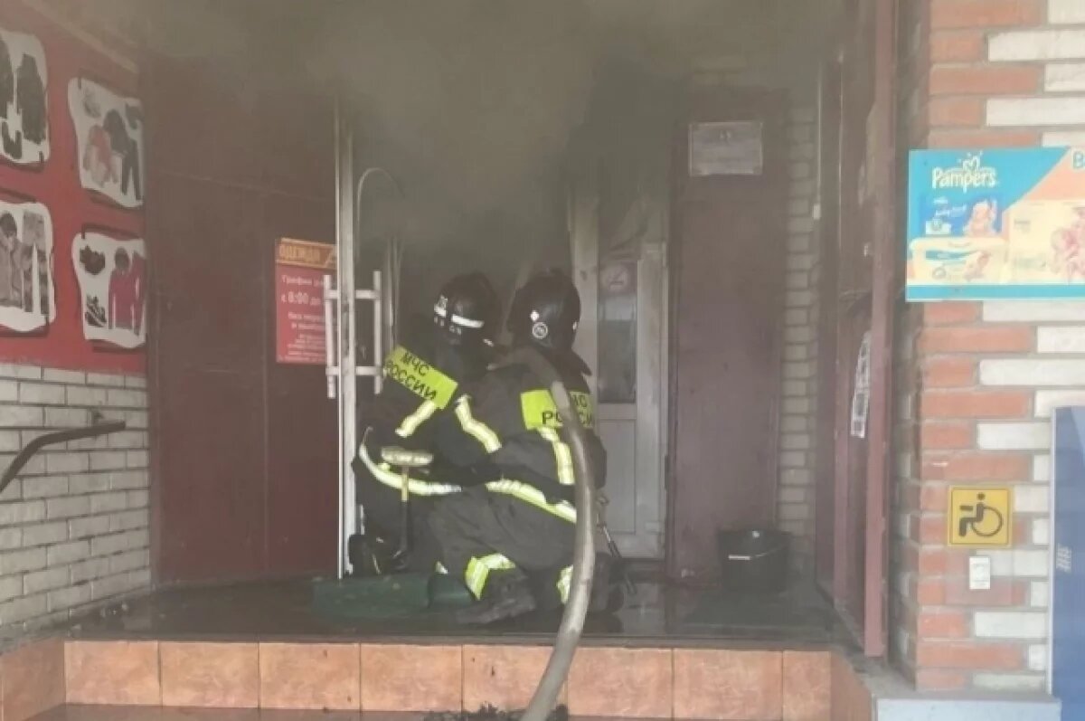    В Ростовской области потушили пожар в магазине одежды