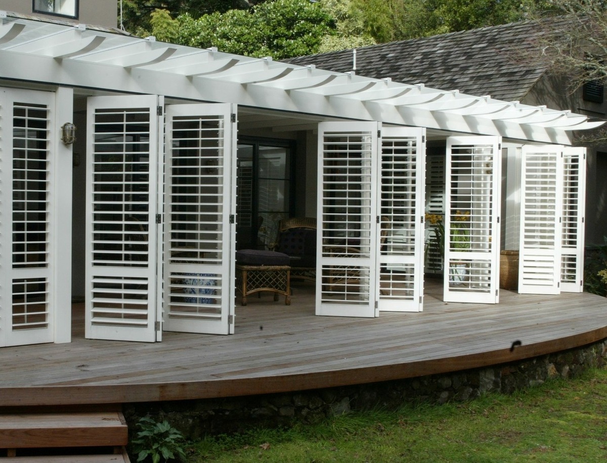 Шаттерсы на террассе.