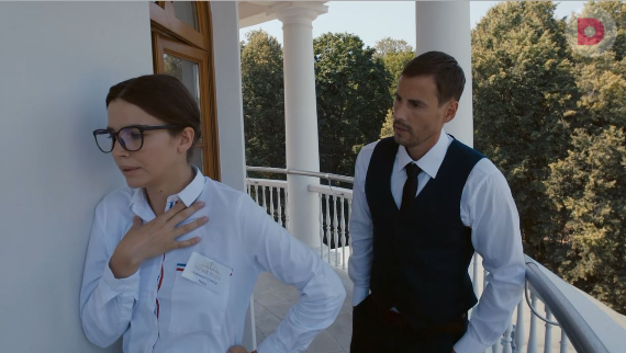  Катя и Пётр на балконе гостиницы.