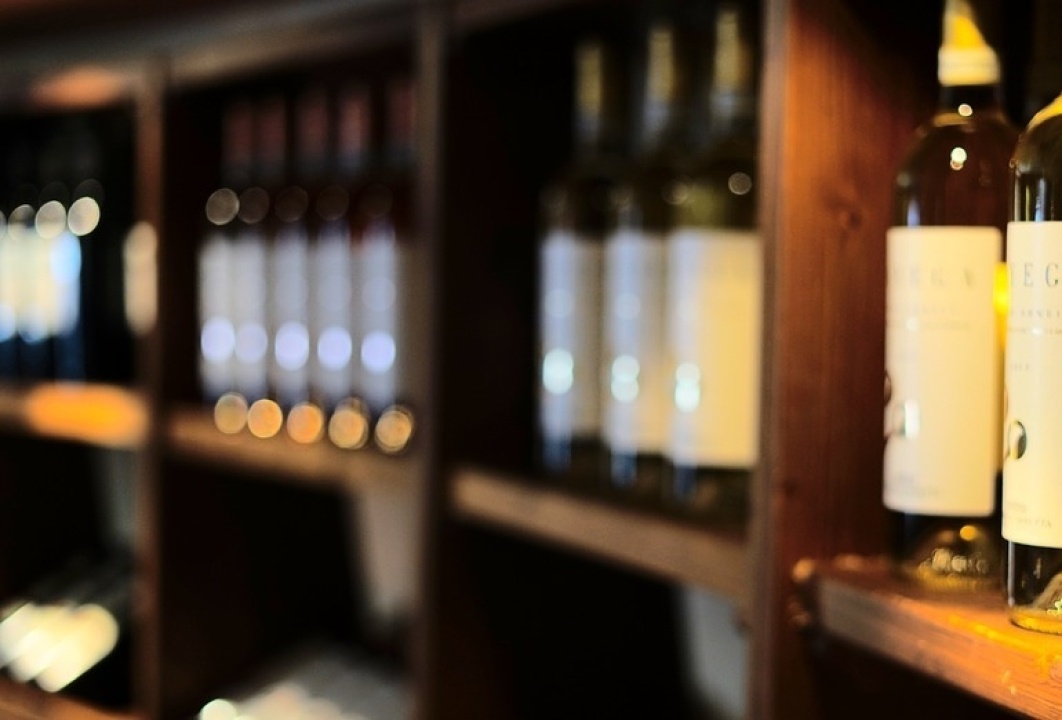    Минсельхоз поддерживает идею установить минимальную долю вина РФ в ресторанах