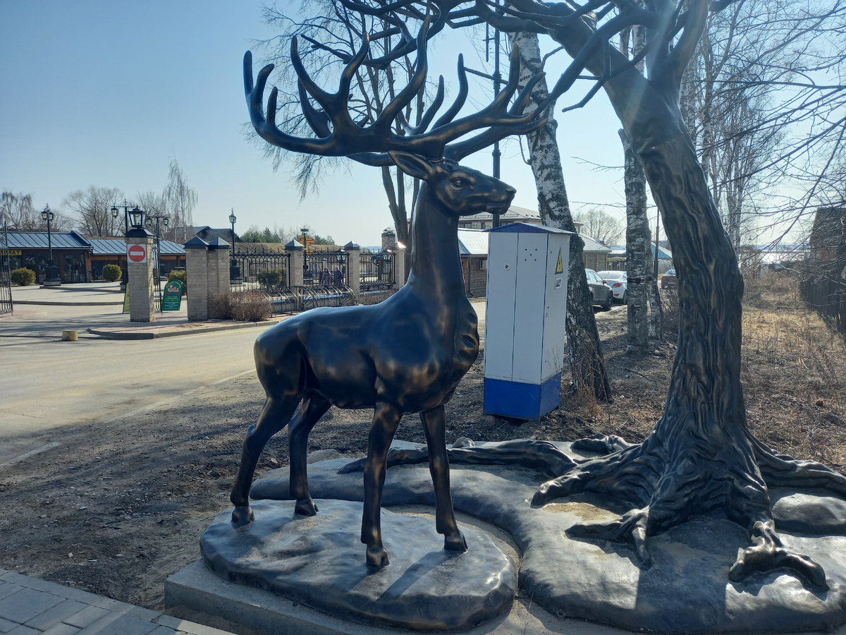 Олень - символ Ростова Великого. Фото автора.